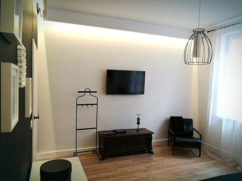 Black&White Apartment- Wierzbowa 5 ポズナン エクステリア 写真
