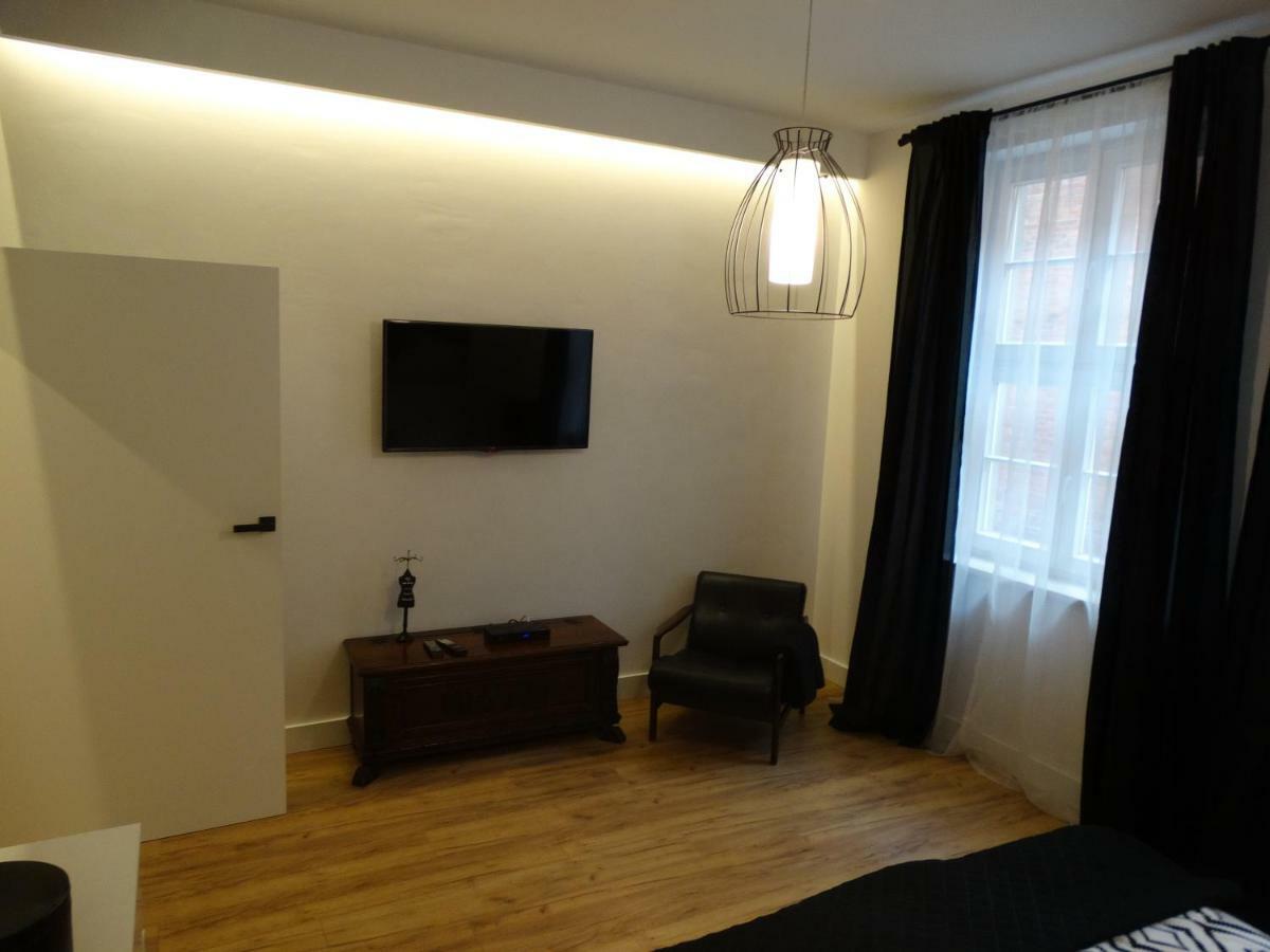 Black&White Apartment- Wierzbowa 5 ポズナン エクステリア 写真