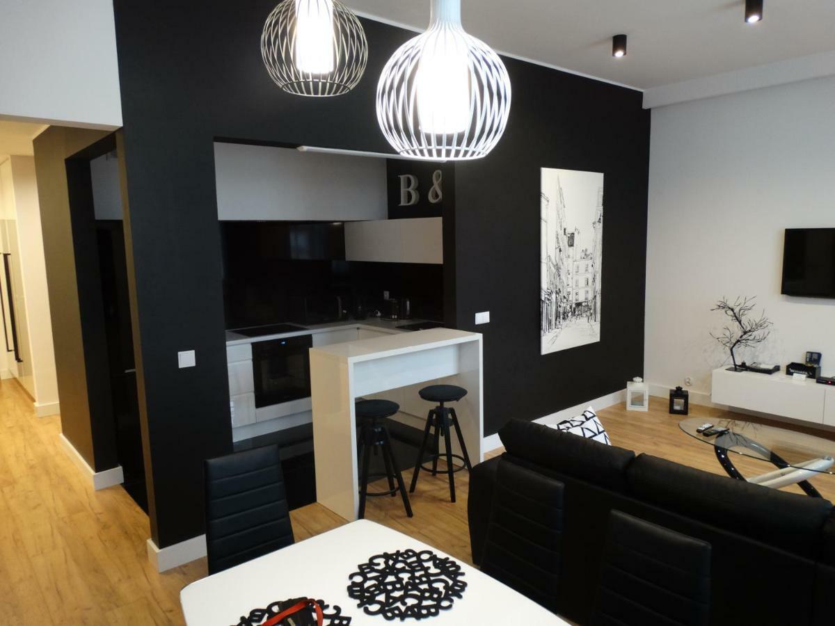 Black&White Apartment- Wierzbowa 5 ポズナン エクステリア 写真