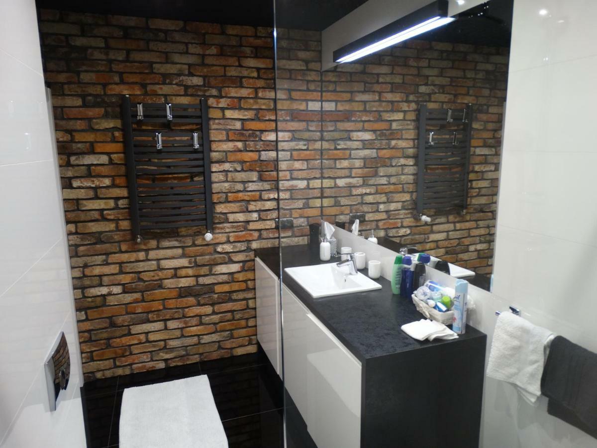 Black&White Apartment- Wierzbowa 5 ポズナン エクステリア 写真